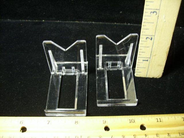 10 Small Adjustable Acrylic Stands (050815y)