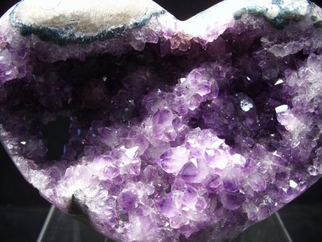 Beautiful Amethyst Heart (022018m) - Image 2