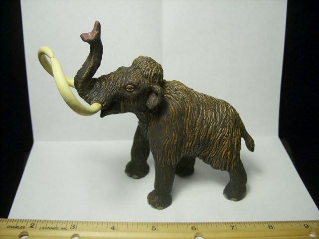 Mammoth Model (121819y)