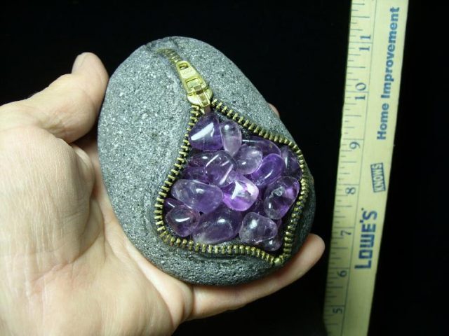 Zippered Geode with Crystal Amethyst Pebbles(041320j) - Image 2
