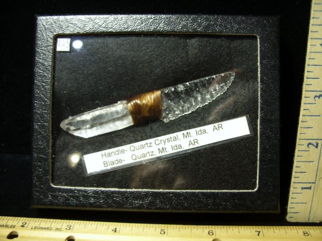 Stone Knapped Knife (080820g)