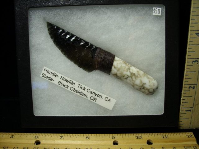 Stone Knapped Knife (102220f)