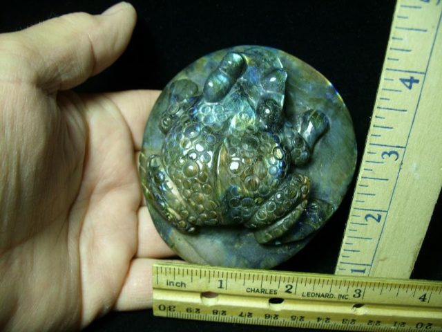 Labradorite  Frog Carving (121820d) - Image 3