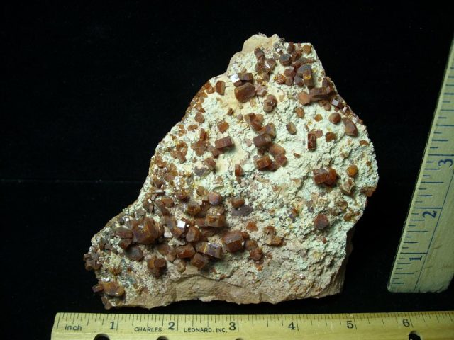 Vanadenite Crystals on Rock (071021e)