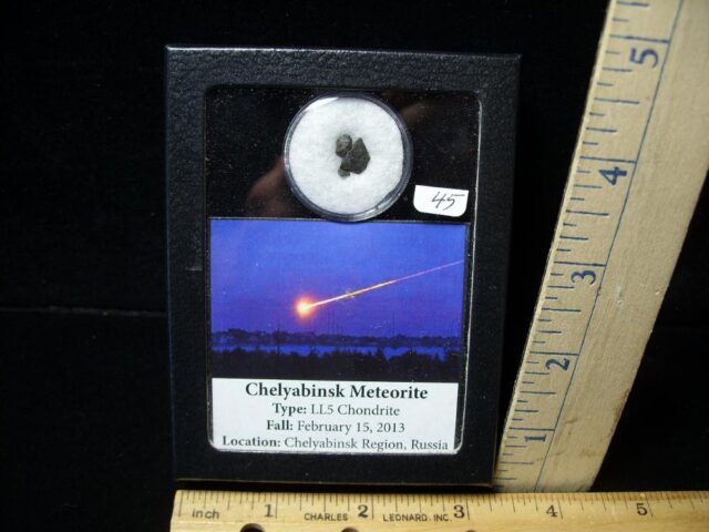 Authentic Chelyabinsk  Meteorite (121421d)