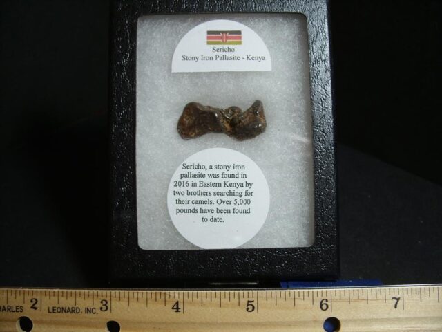 Authentic Meteorite (010622c)