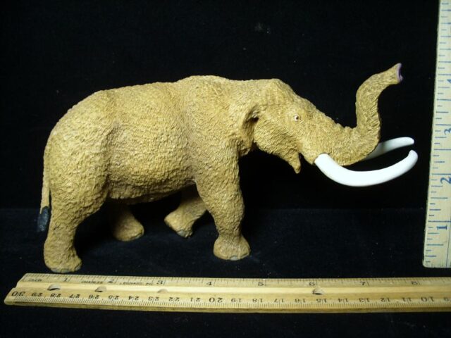 " Mastodon " Model (070923s)