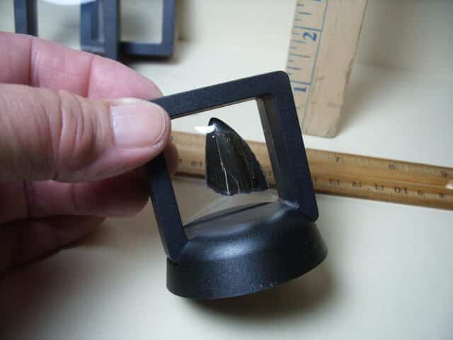 Floating Clear View Display Frames (053924a) - Image 2