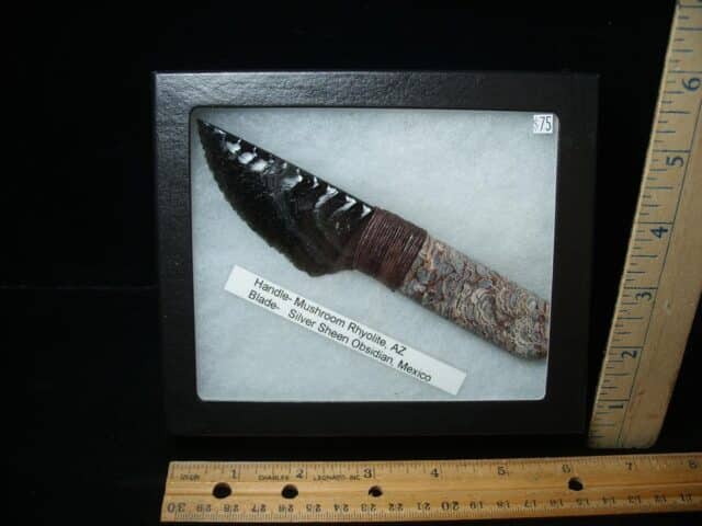 Small Stone Knapped Knife (081324r)