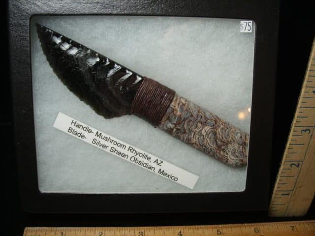 Small Stone Knapped Knife (081324r) - Image 2